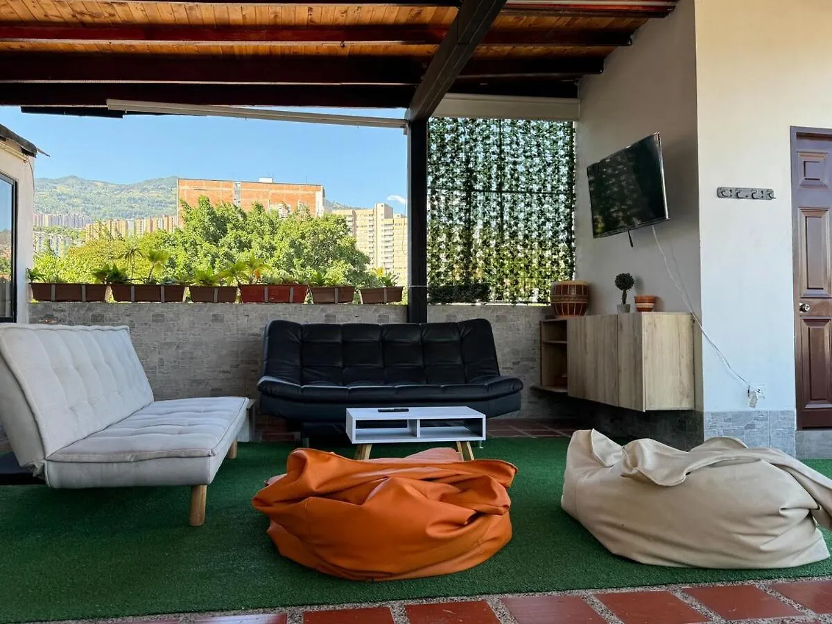 Apartamento Duplex Con Terraza Privada Cerca Estadio Atanasio Girardot Medellín 0*,  Colombia