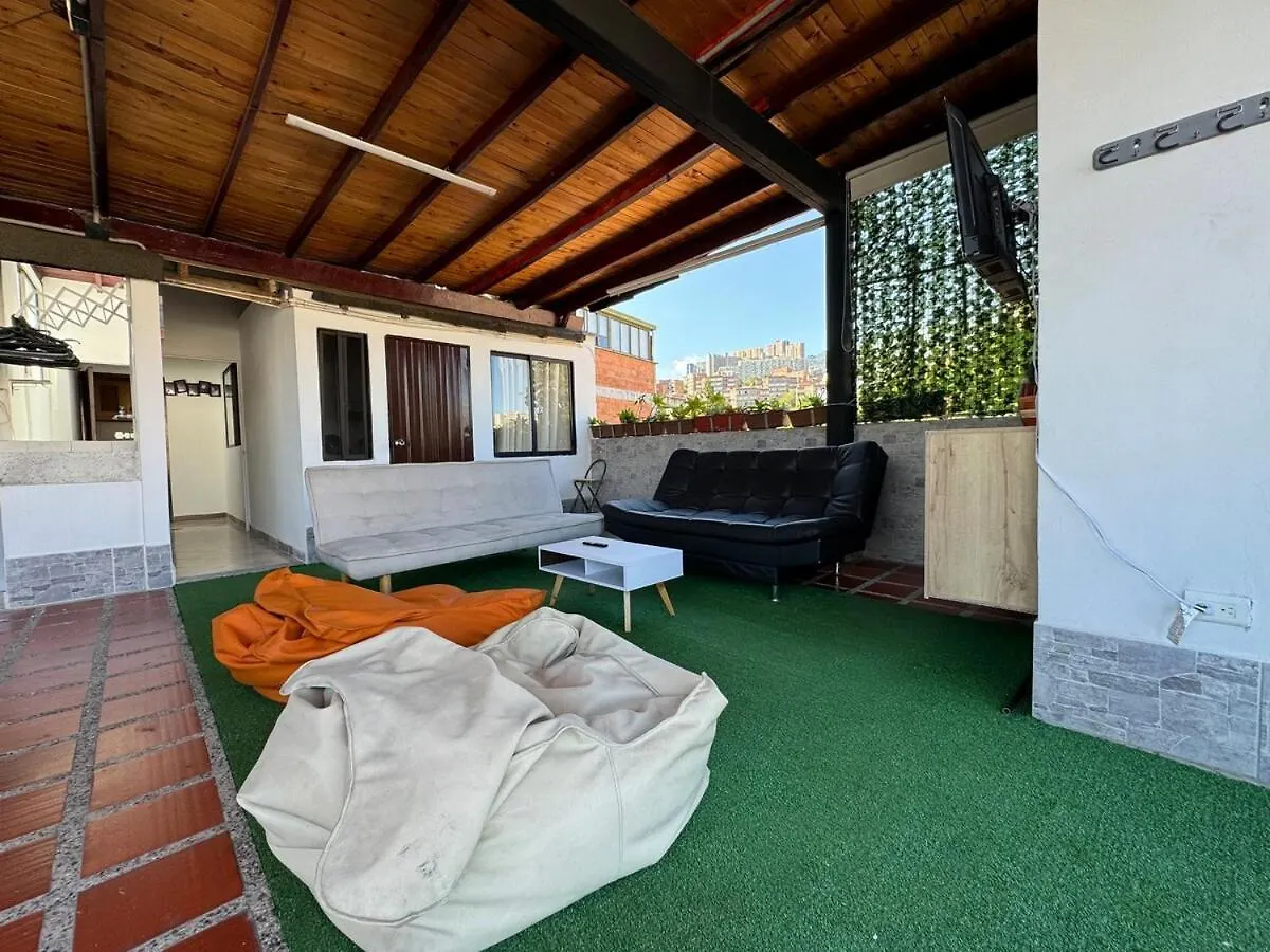Appartamento Apartamento Duplex Con Terraza Privada Cerca Estadio Atanasio Girardot Medellín Colombia
