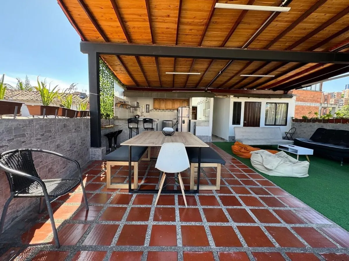 Apartamento Duplex Con Terraza Privada Cerca Estadio Atanasio Girardot Medellín