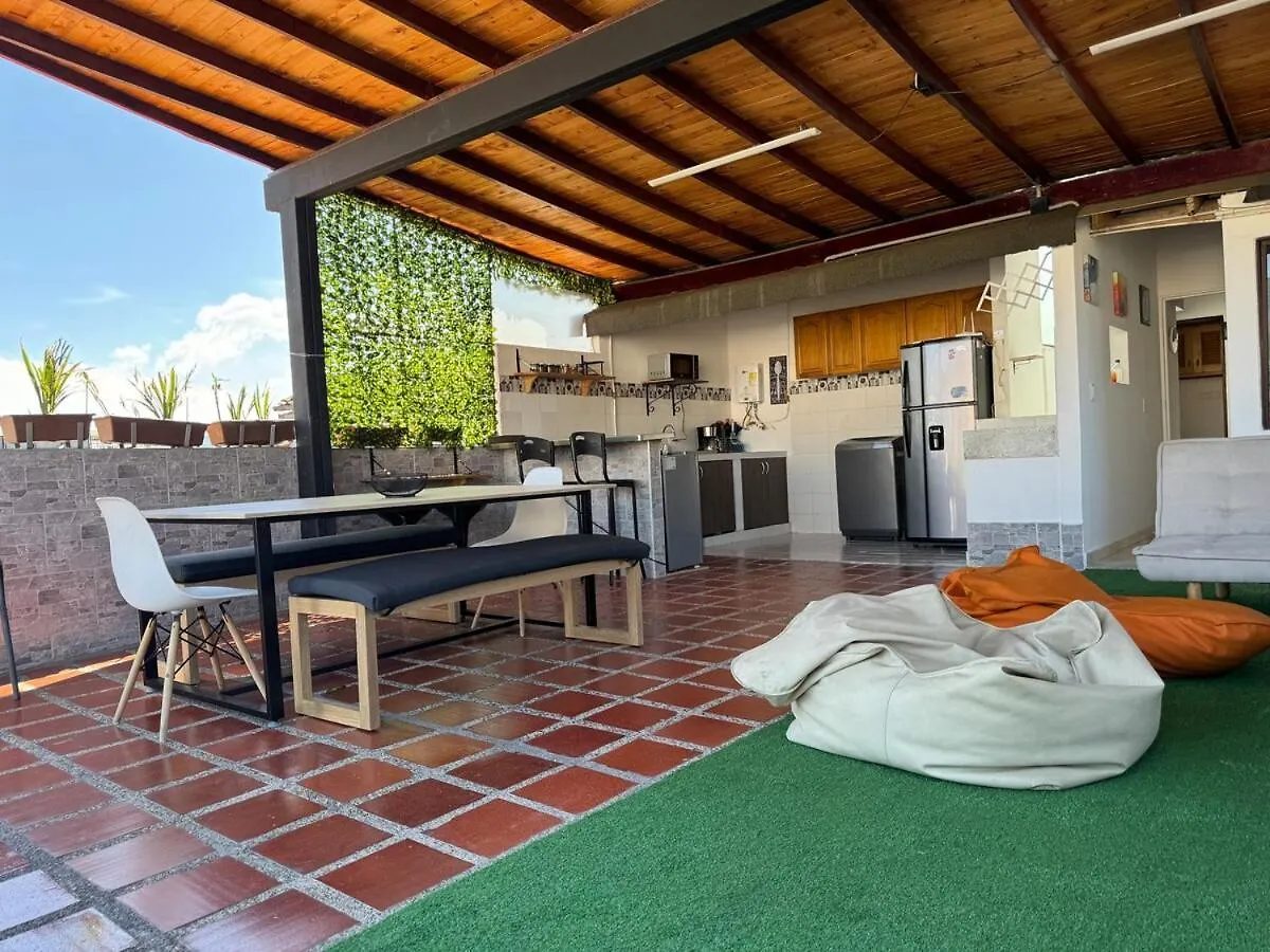 Apartamento Duplex Con Terraza Privada Cerca Estadio Atanasio Girardot Medellín Colombia